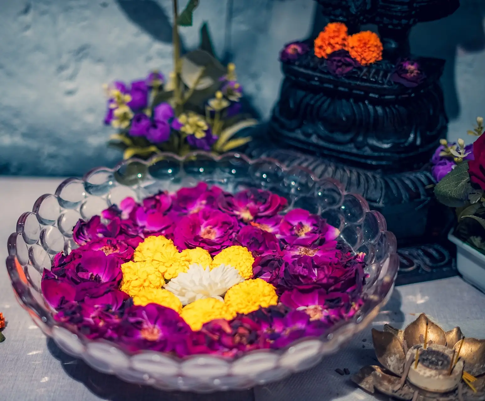 Flower offering at the Ayurveda shrine at Vinyasa Yoga Academy Bali