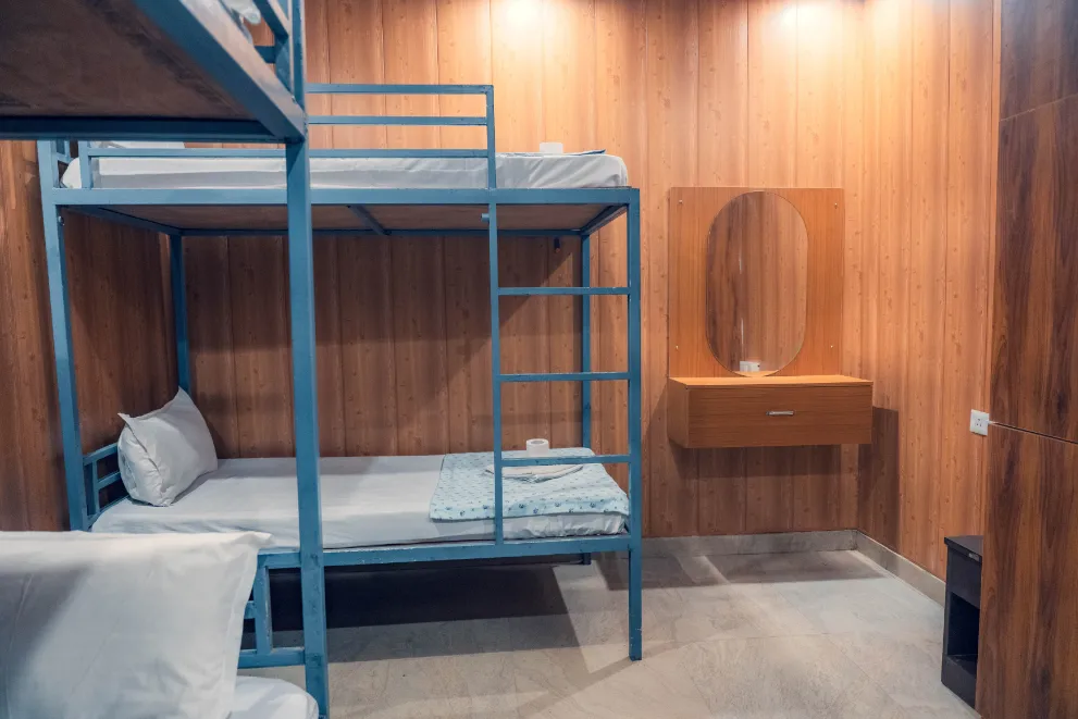 Six-people shared dormitory room in Rishikesh