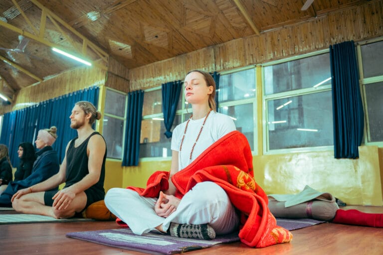 BENEFITS OF EASY POSE – SUKHASANA