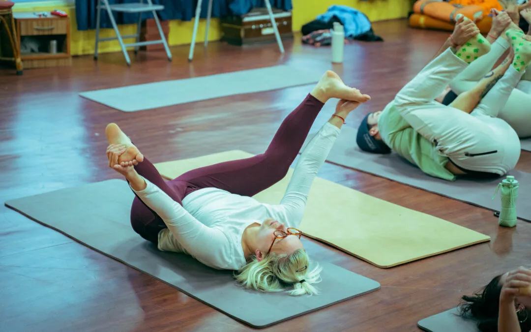 BENEFITS OF HAPPY BABY POSE