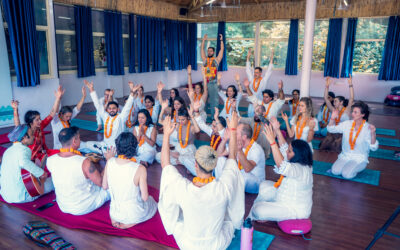 Anxiety, Burnout & Screens: Why More Millennials Are Turning to Vinyasa Yoga