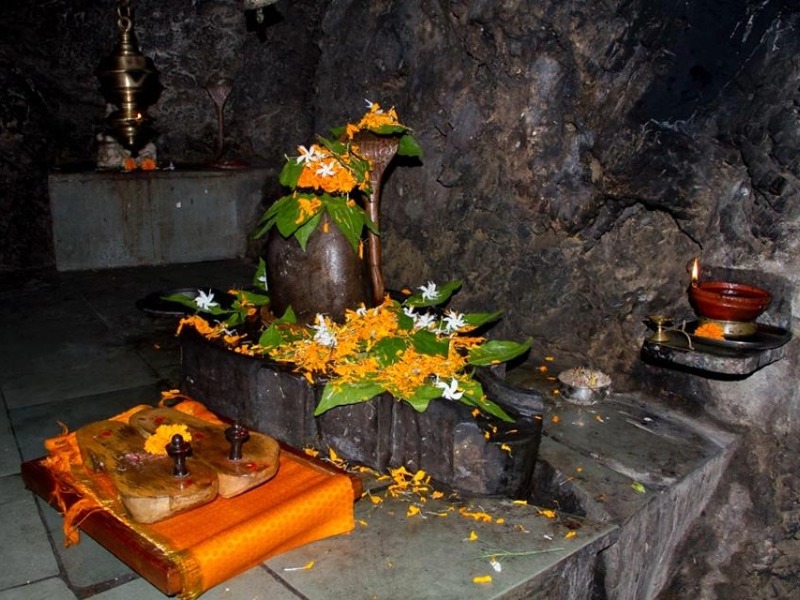 Silent Meditation at Vashishta Gufa — Where to Meditate Quietly Away from Tourists