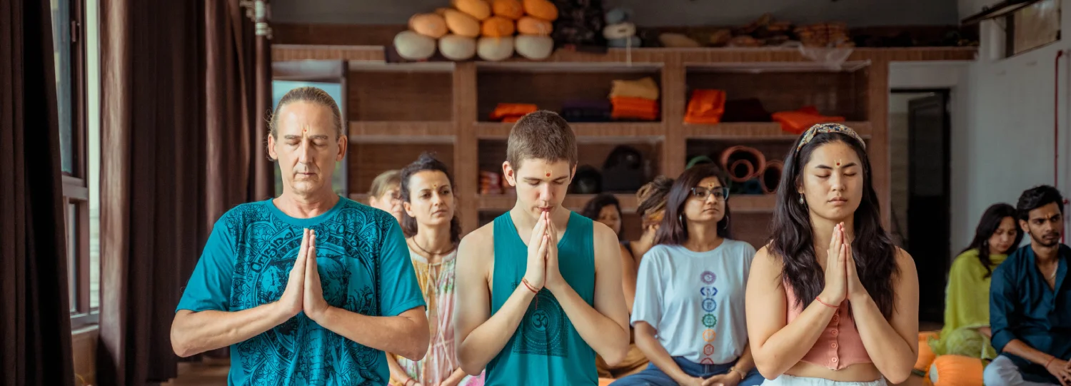 200 hour Yoga teacher training in rishikesh