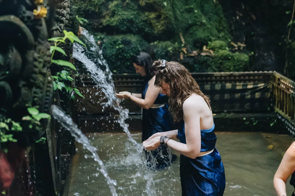 Excursion yoga teacher training in Indonesia